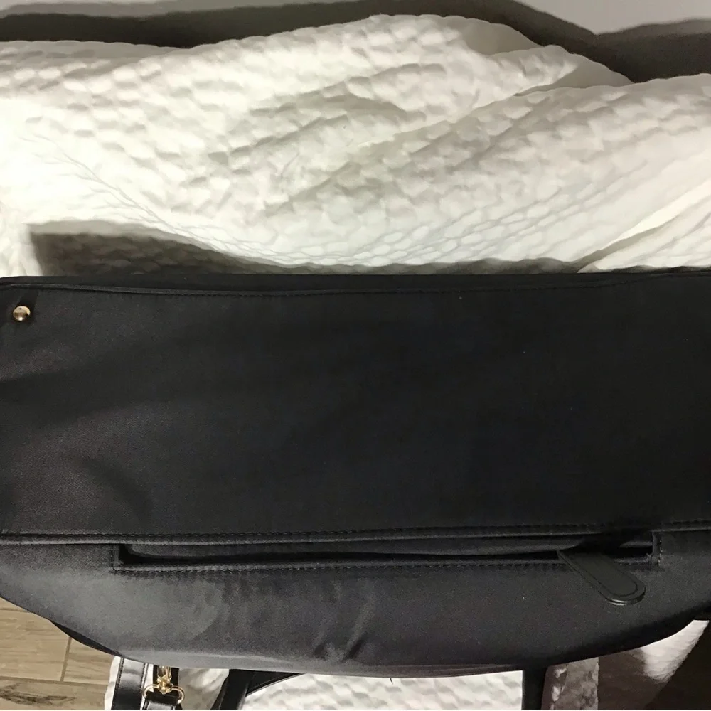 Wenger “Ana” Women’s Laptop Tote W/Tablet Pocket ( Black/Gold) #600772 Nilon.
